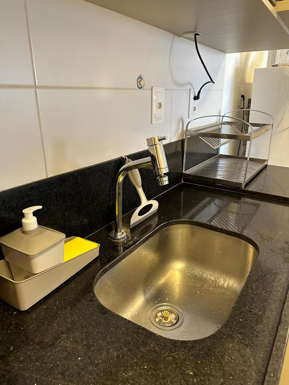 Apartamento 2 Quartos Na Localizacao, Com Piscina, Proximo A *